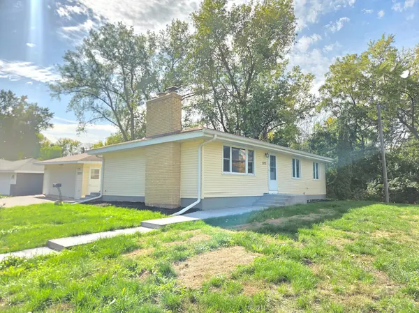 5201 W 84th ST, Bloomington, MN 55437