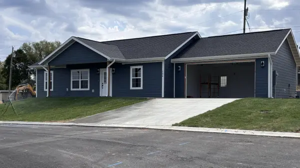 130 Kirkham ST #Lot 27, Hollister, MO 65672