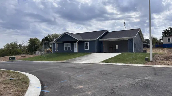 130 Kirkham ST #Lot 27, Hollister, MO 65672