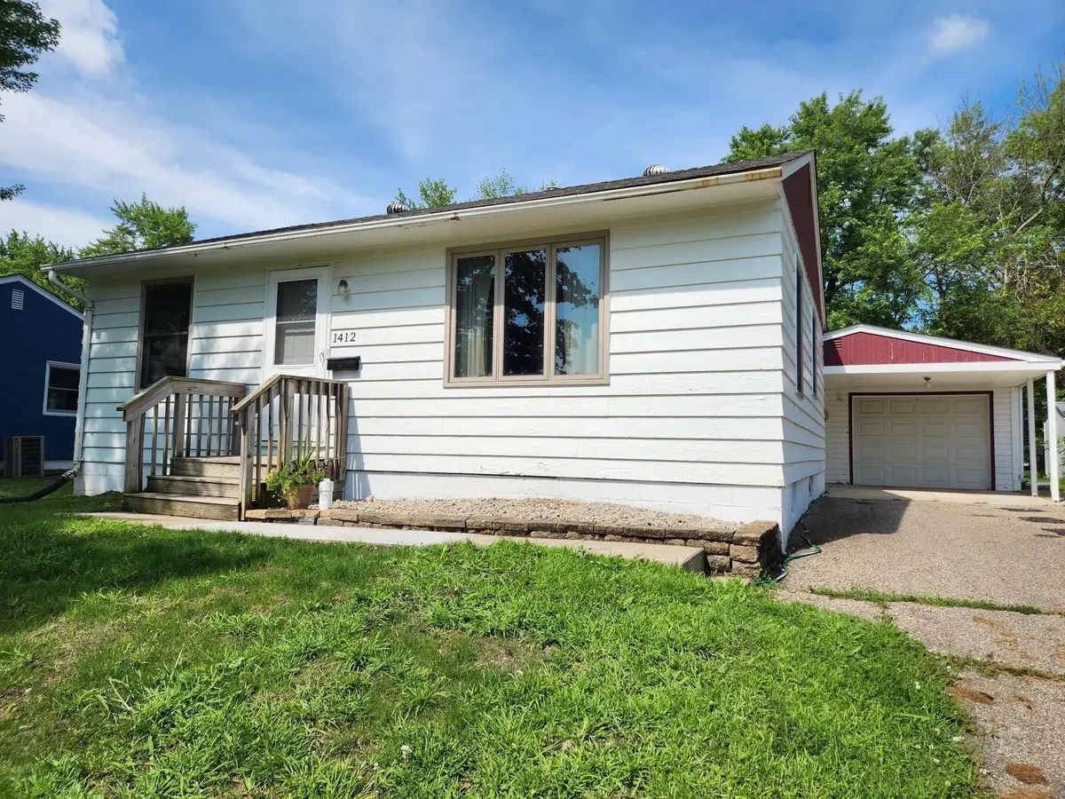 1412 Manor AVE, Albert Lea, MN 56007