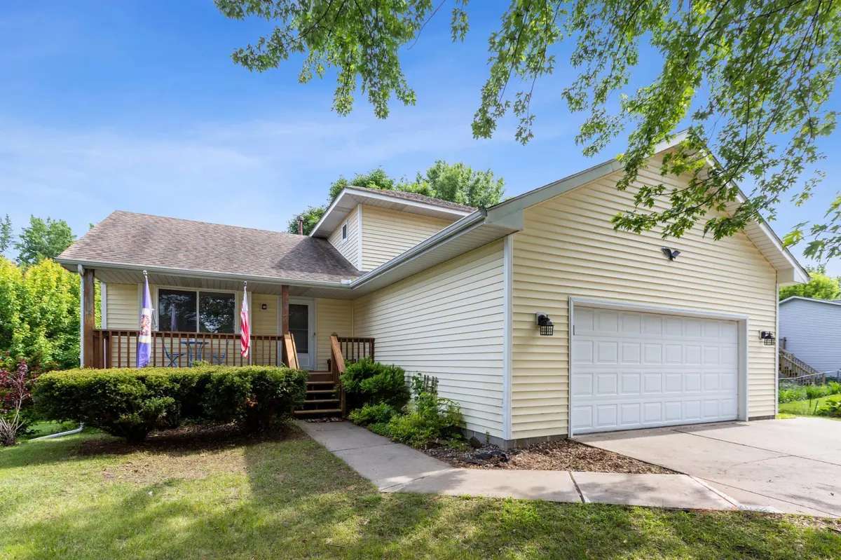 11817 51st ST NE, Albertville, MN 55301