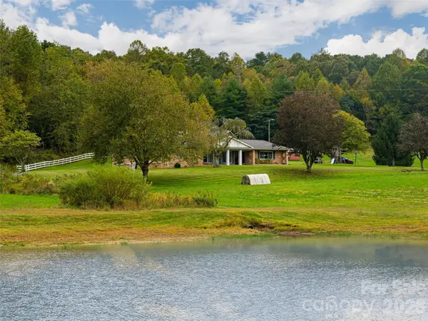 71 Happy Valley DR, Mills River, NC 287759