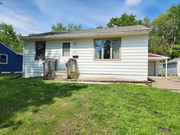 1412 Manor AVE, Albert Lea, MN 56007
