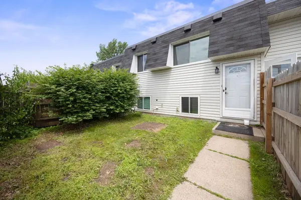 3857 Conroy TRL, Inver Grove Heights, MN 55076