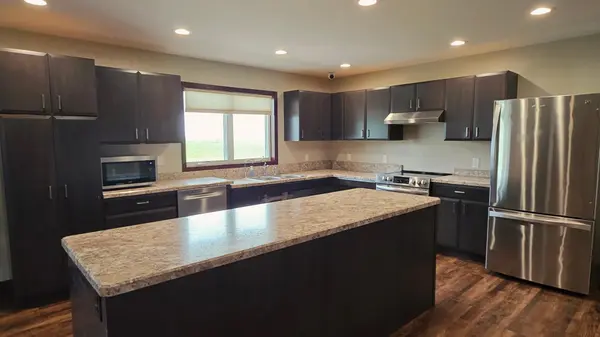 1400 Cheryl AVE, Marshall, MN 56258