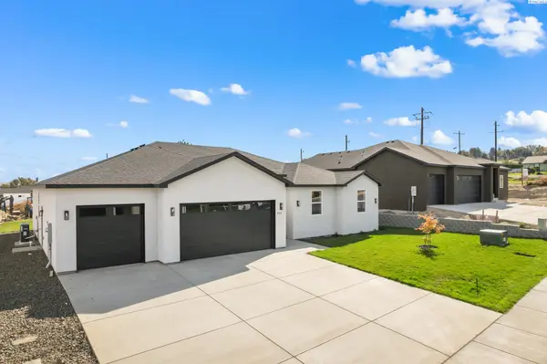 404 Hogan St, Sunnyside, WA 98944