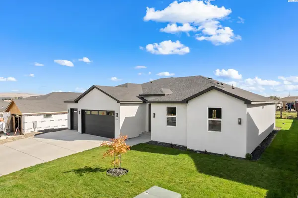 404 Hogan St, Sunnyside, WA 98944
