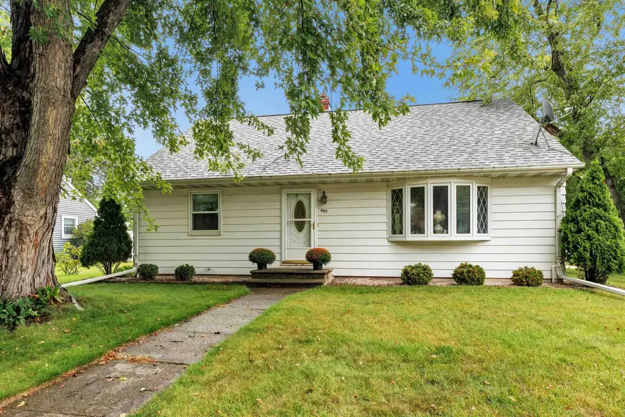 427 APOLLO WAY, De Pere, WI 54115-1313