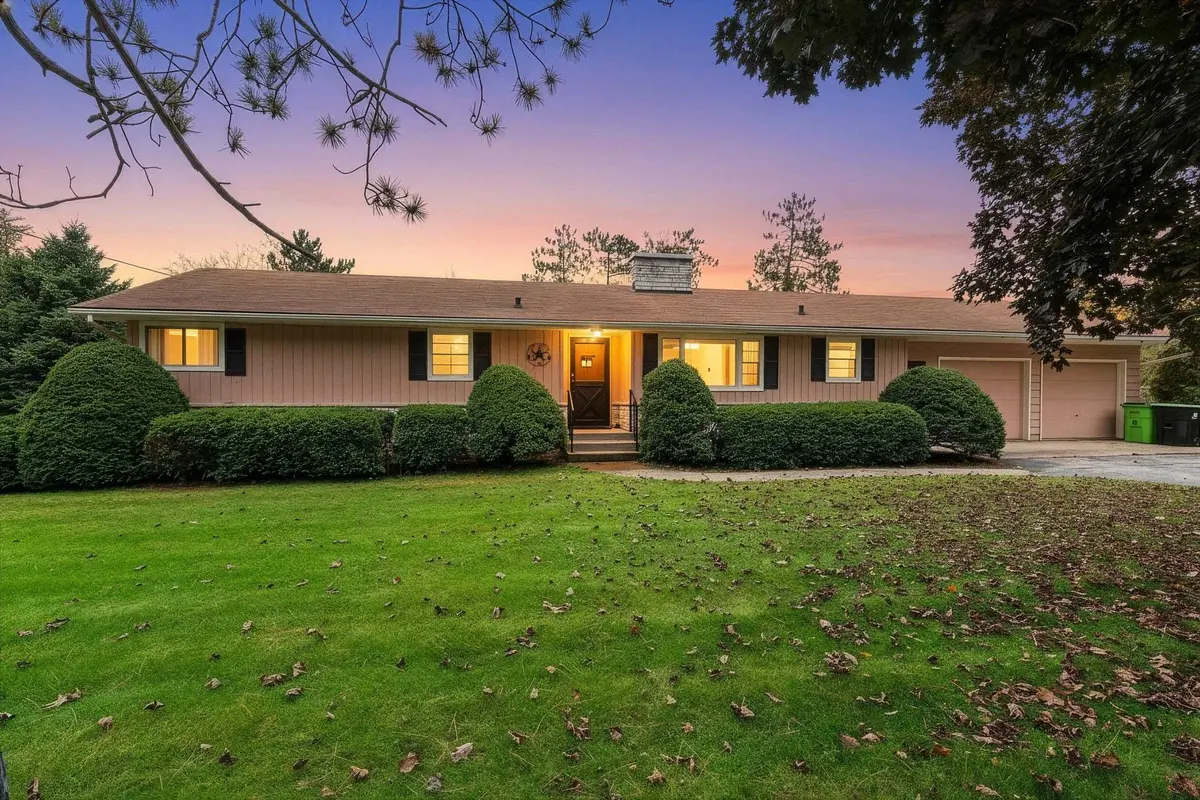 W12782 ELM ST, Caroline, WI 54928