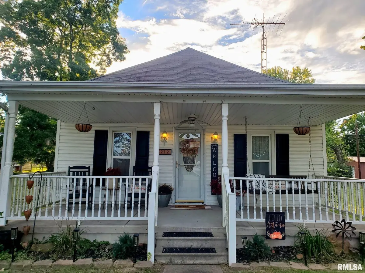 212 S BROADWAY ST, Goreville, IL 62939