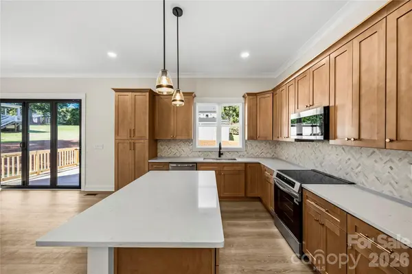 208 Excelsior ST, Belmont, NC 28012