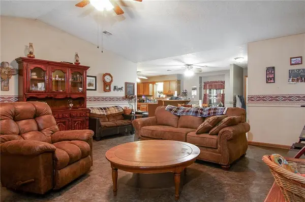 3315 Lostine RD, Columbus, KS 66725