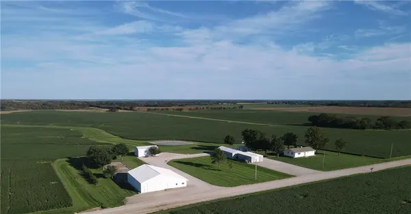 31356 NW Barton RD, Garnett, KS 66032