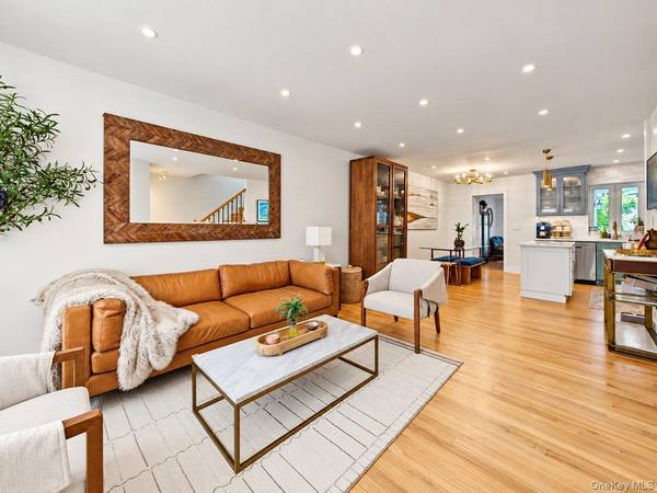 8494 Austin ST, Kew Gardens, NY 11415