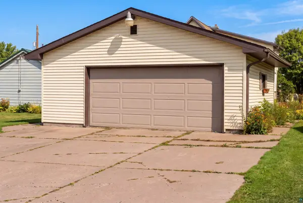 517 17th Ave W, Ashland, WI 54806