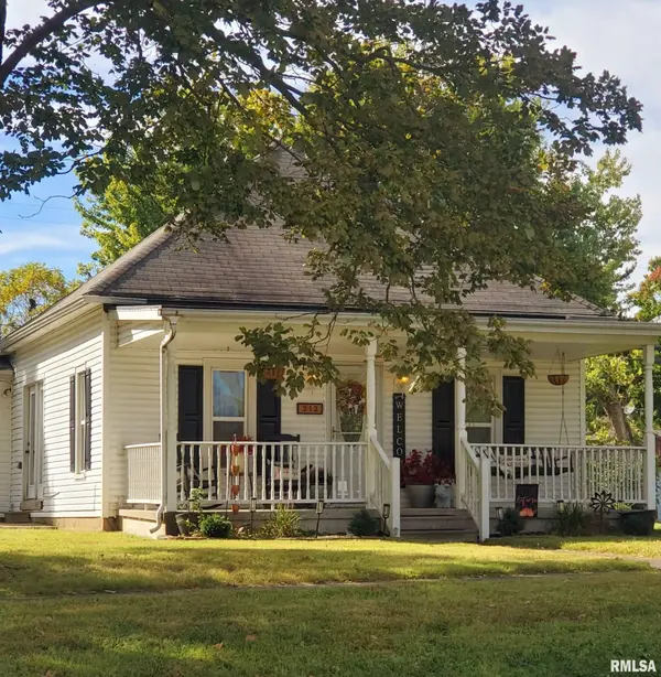 212 S BROADWAY ST, Goreville, IL 62939