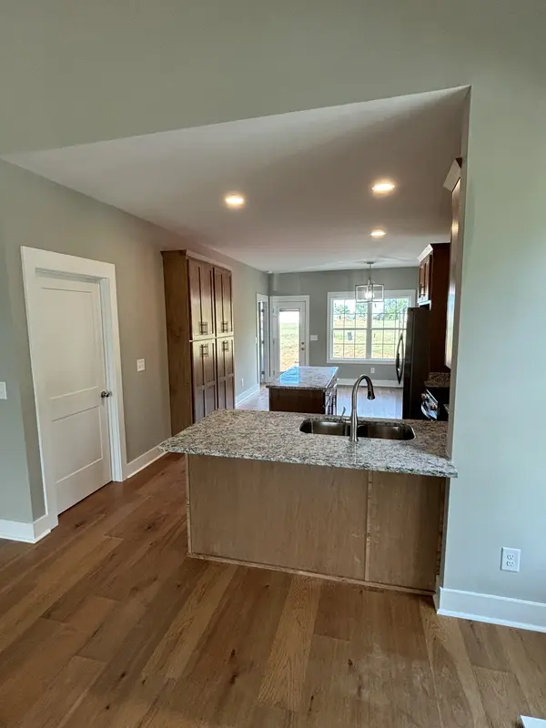 394 N Harris Rd, Portland, TN 37148
