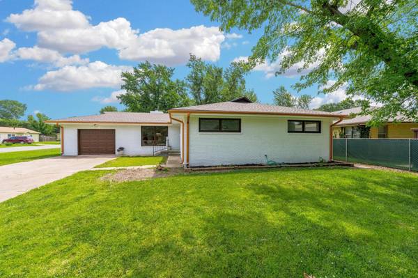 409 N Woodlawn St, Wellington, KS 67152