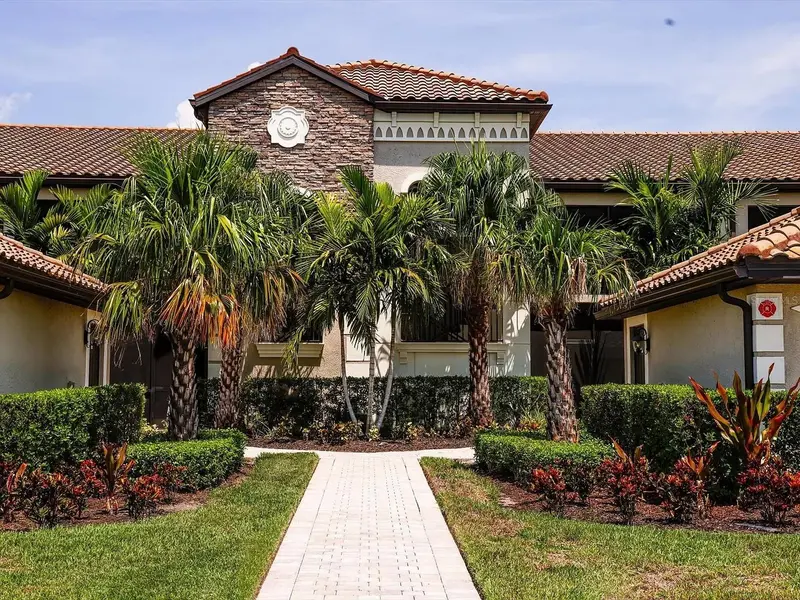 5558 PALMER CIR #101, Lakewood Ranch, FL 34211