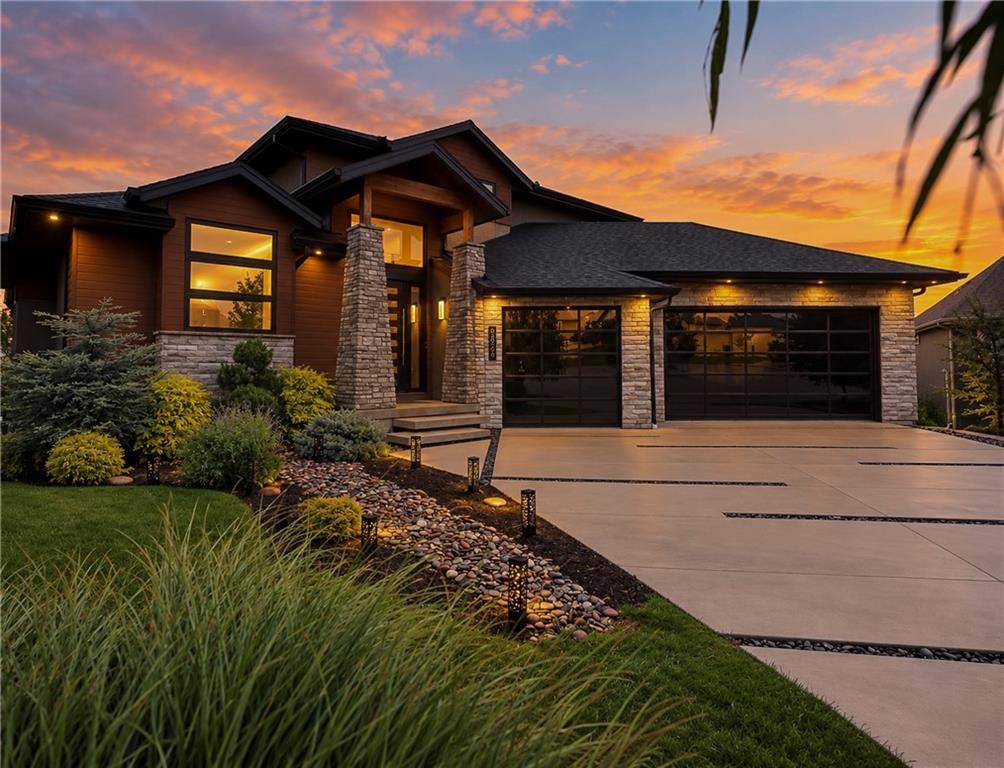 8826 Mc Coy ST, Lenexa, KS 66227