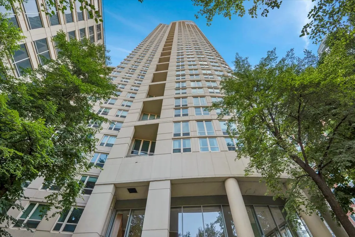 345 N La Salle DR #3604, Chicago, IL 60654
