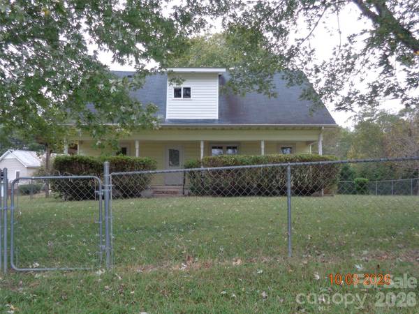 5 Ferguson ST, Granite Falls, NC 28630