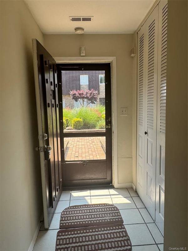 200 Hilton AVE #30, Hempstead, NY 11550