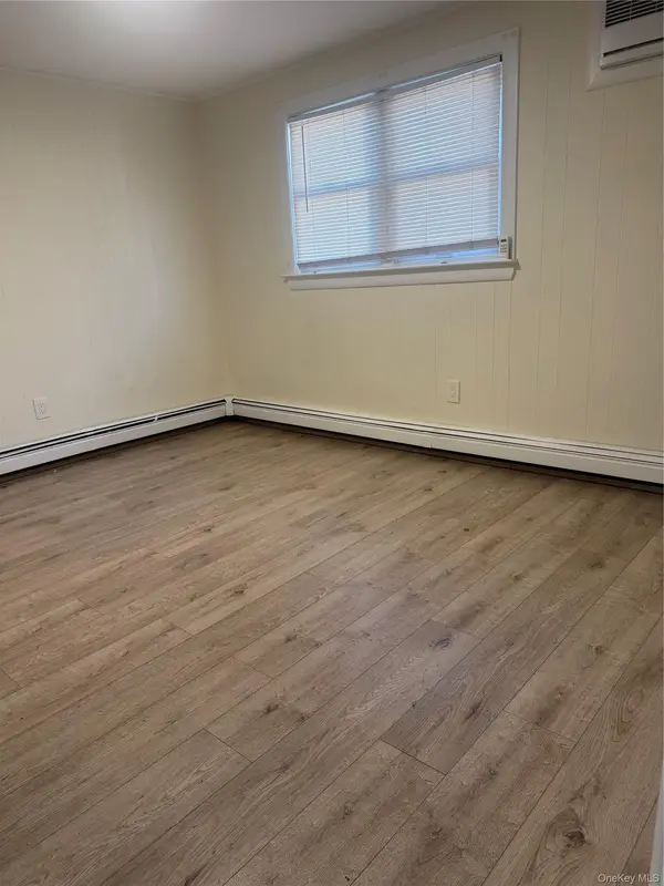 2 Lee AVE #2, Albertson, NY 11507