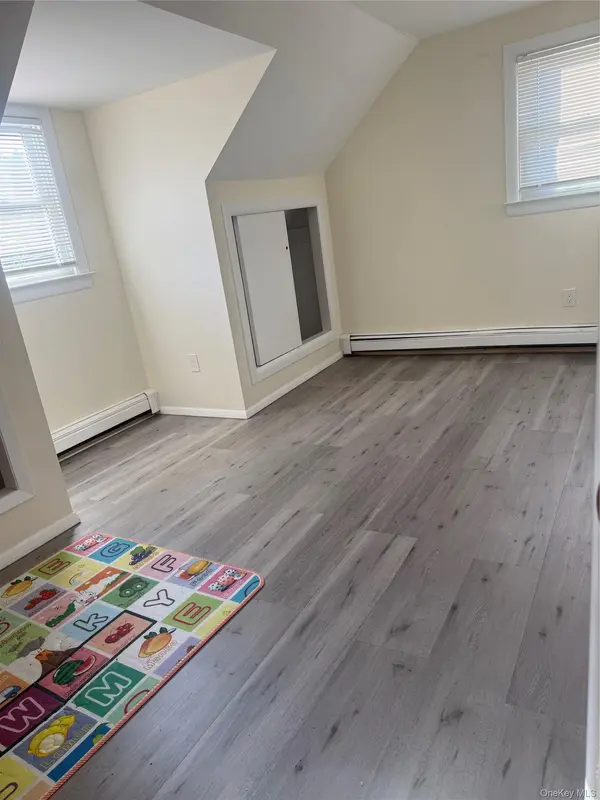 2 Lee AVE #2, Albertson, NY 11507