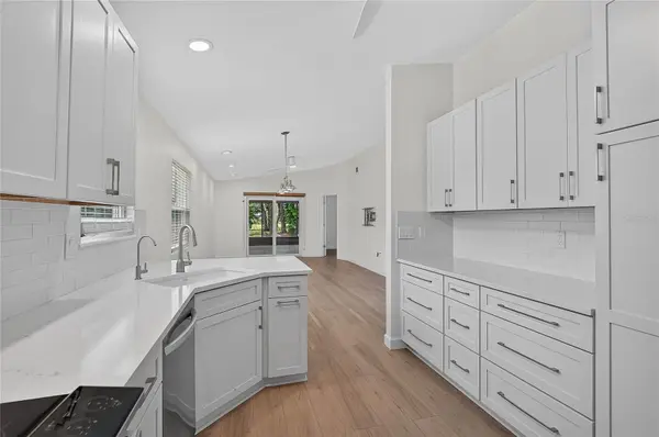 358 BEARDED OAKS CIR, Sarasota, FL 34232