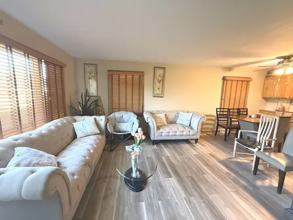 955 Silver Lake RD, Cary, IL 60013