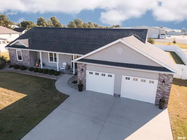 3204 Appaloosa CT, Herrin, IL 62948