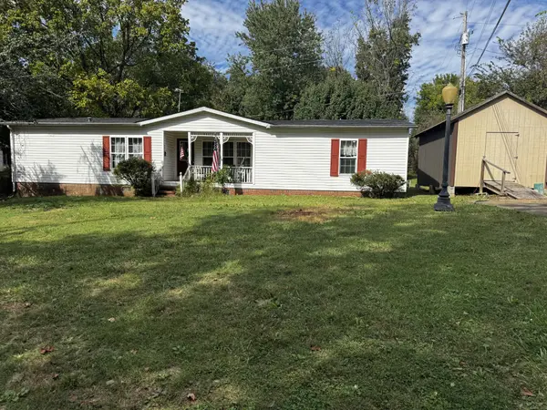 615 Adams Loop, Tennessee Ridge, TN 37178