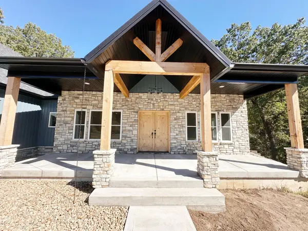 2094 N Farm Road 241, Strafford, MO 65757