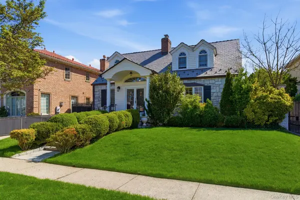 1421 Burton ST, Whitestone, NY 11357