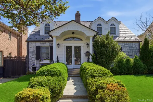 1421 Burton ST, Whitestone, NY 11357