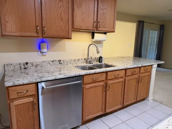 2404 Unit 104 Windward BLVD, Champaign, IL 61821