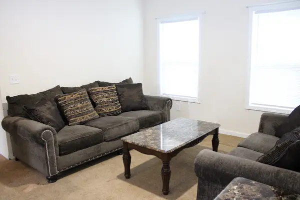 4035 Short Cheatham St, Springfield, TN 37172