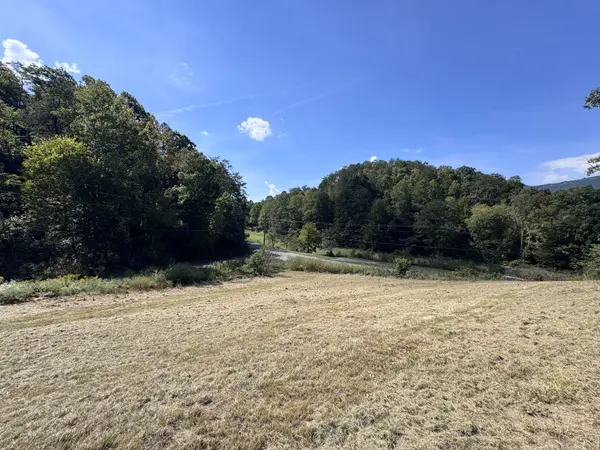 1360 Helton Rd, Sevierville, TN 37876