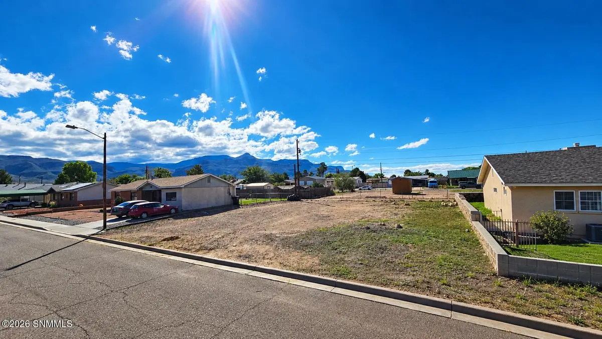 810 Larkspur AVE, Alamogordo, NM 88310