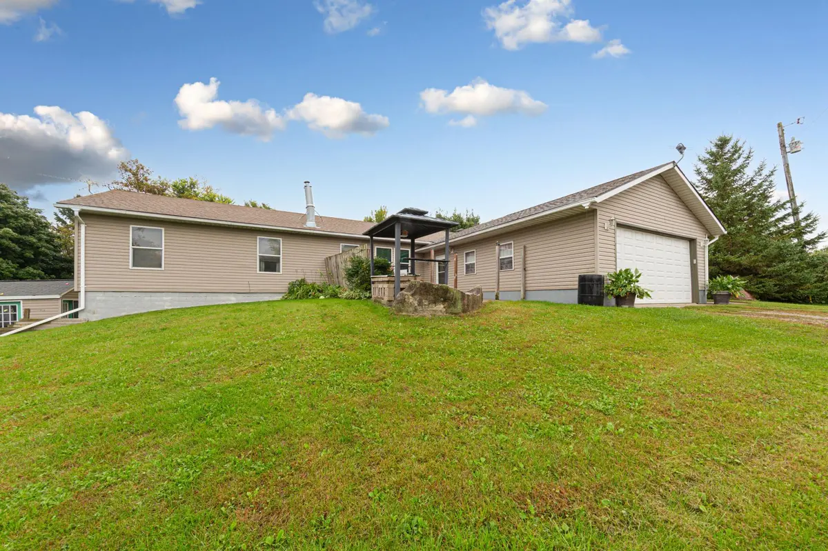 4052 108th ST SE, Blooming Prairie, MN 55917