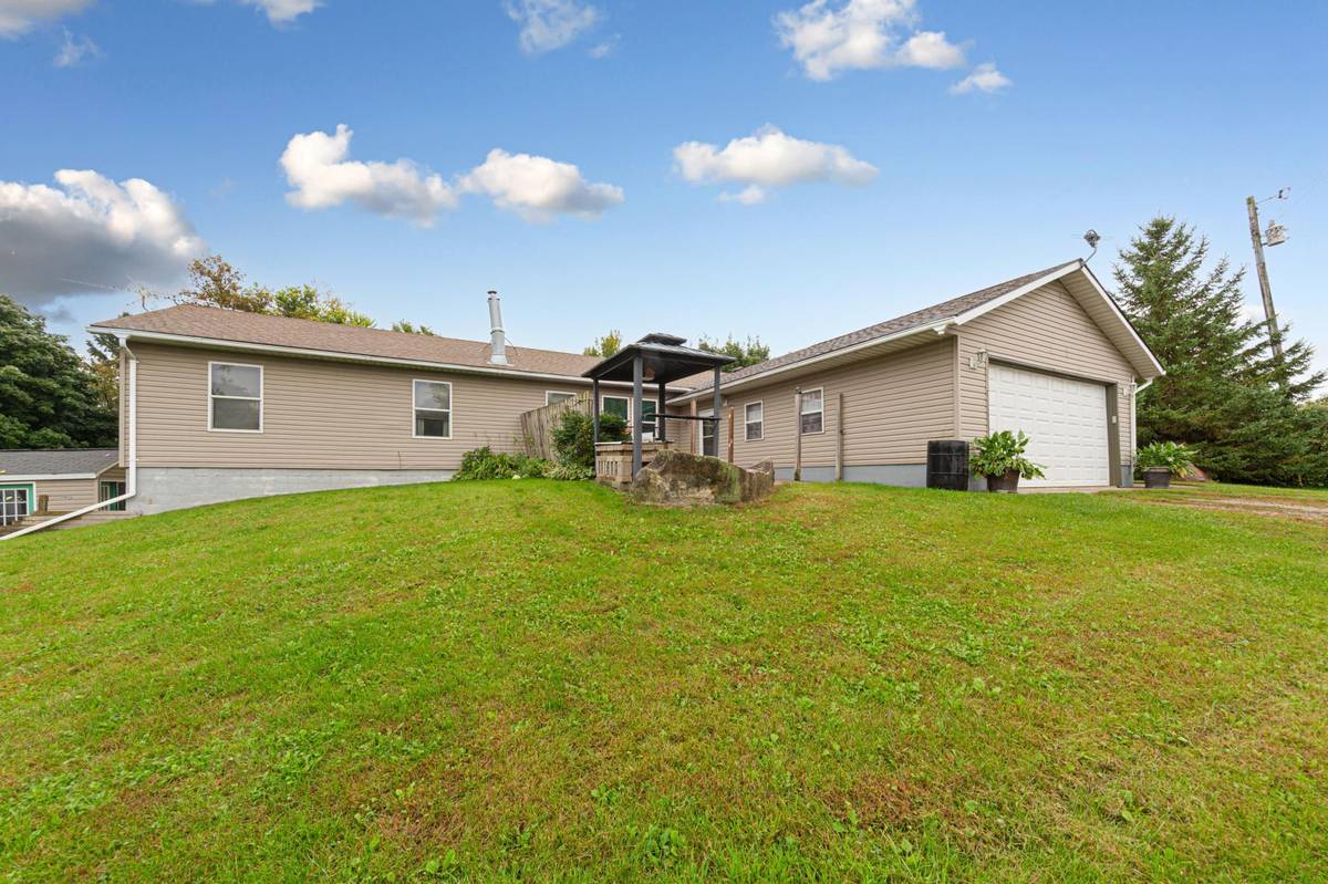 4052 108th ST SE, Blooming Prairie, MN 55917