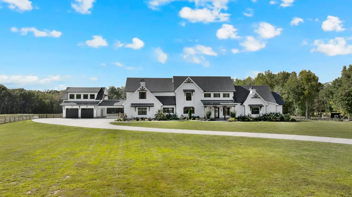 2216 Sp Anderson Rd, Manchester, TN 37355