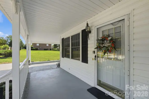 1037 Cross Creek DR, Oakboro, NC 28129
