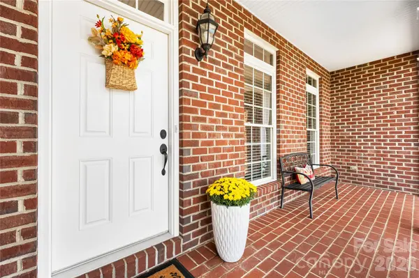 66 Hawks RDG, Hickory, NC 28601