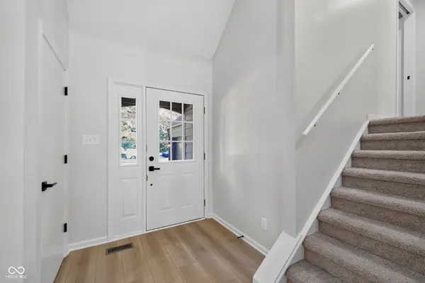 1115 Indianpipe LN, Zionsville, IN 46077