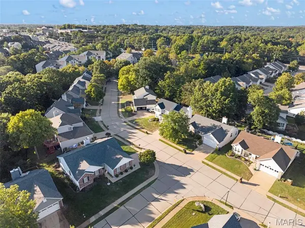 1104 Big Bend Station DR, Manchester, MO 63088
