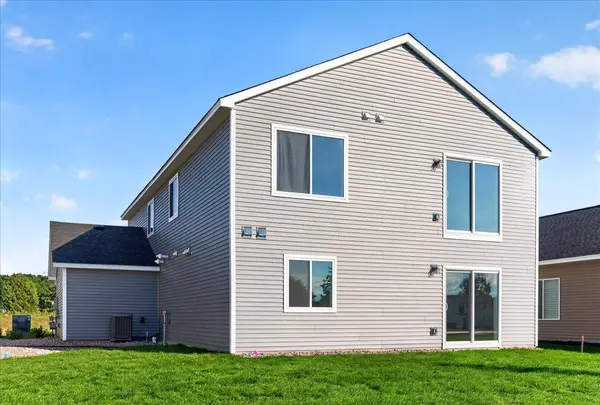 1815 Pierce ST S, Cambridge, MN 55008