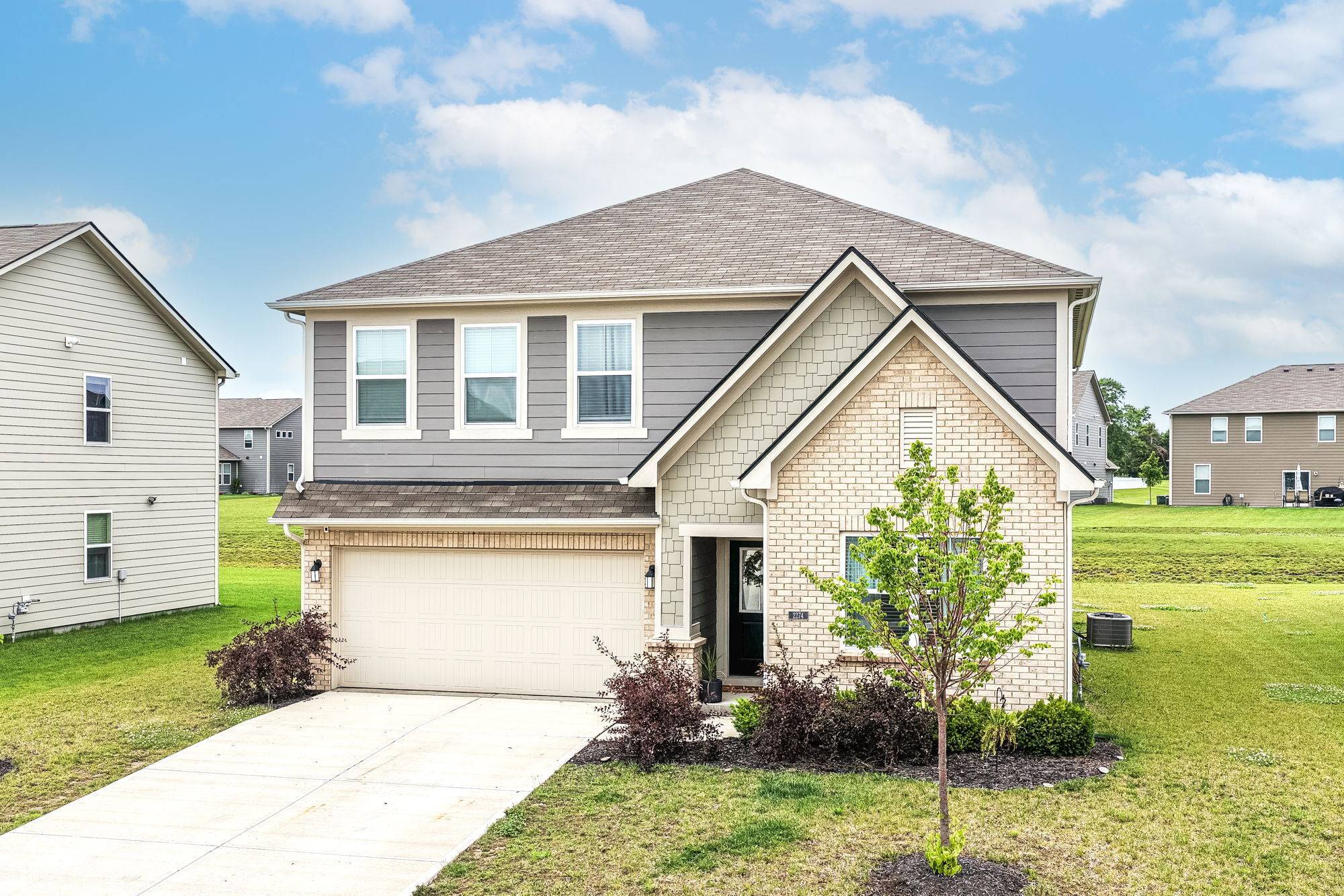 2274 S Stonehill WAY, New Palestine, IN 46163