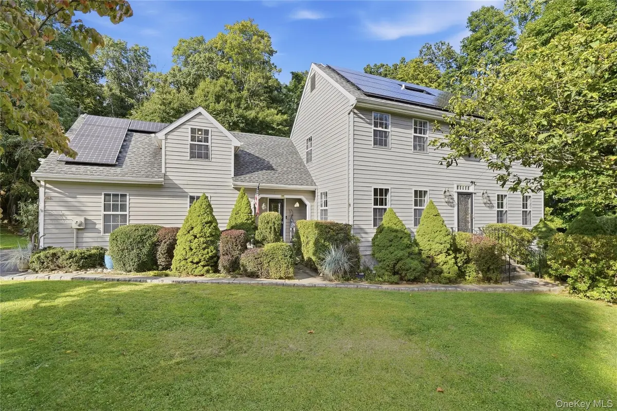 40 Apple Hill DR, Cortlandt Manor, NY 10567